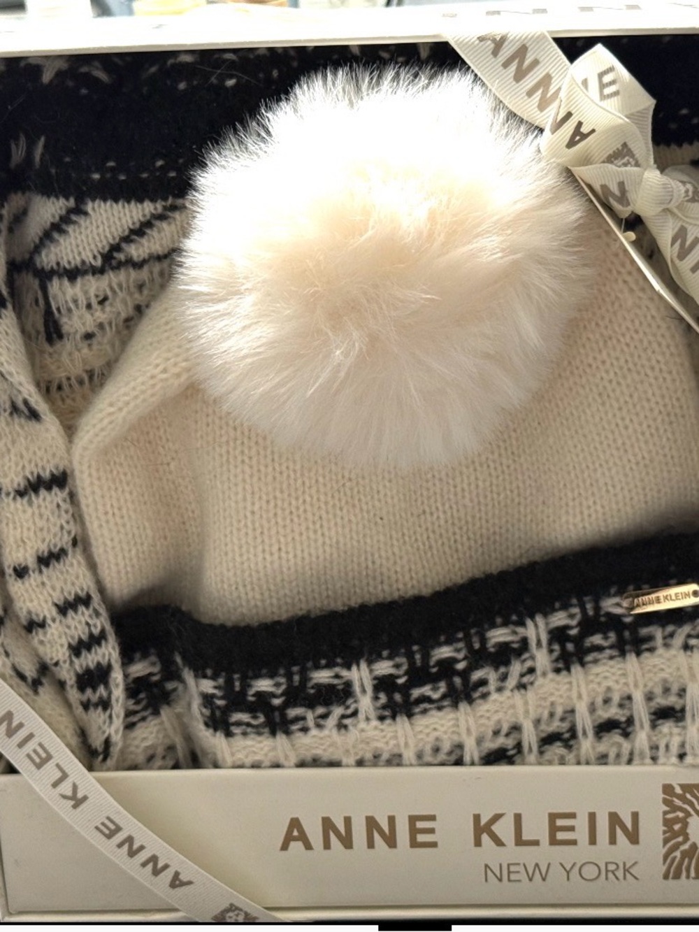 NWT-Anne Klein winter hat and scarf gift set